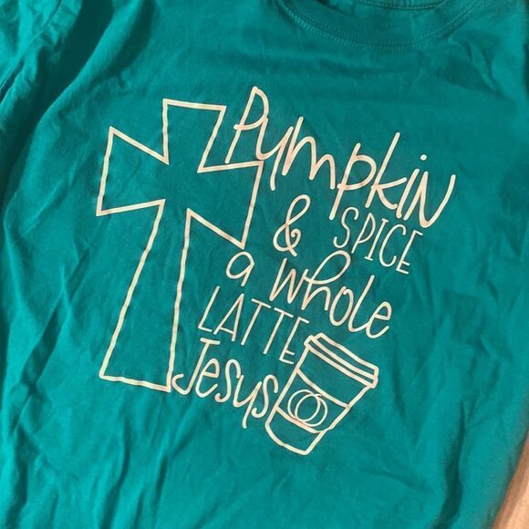 2 Large Tees Never Worn Women’s - Picture 3 of 4